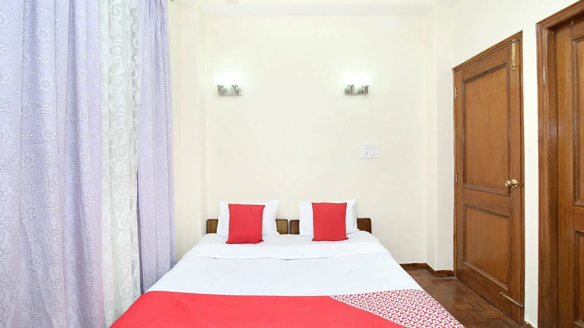 Appartement Oyo 14365 Home Modern Oak Apertement 2Bhk Kachighati Shimla